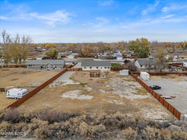 215 Hunter Park Way, Fallon, NV 89406