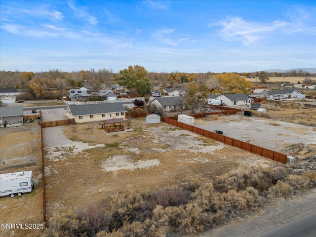 215 Hunter Park Way, Fallon, NV 89406