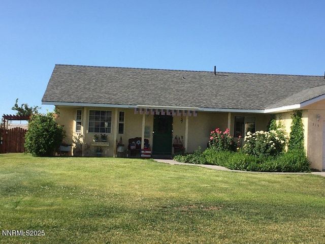 215 Hunter Park Way, Fallon, NV 89406