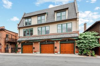 2010 E Windsor PLACE #C, Milwaukee, WI 53202
