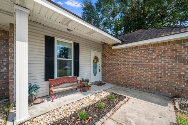 43304 S Henderson Ave, Prairieville, LA 70769