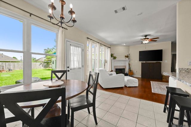 43304 S Henderson Ave, Prairieville, LA 70769