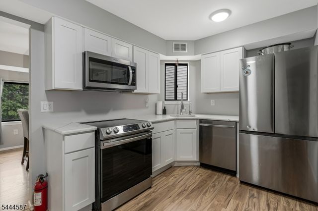 3611 Royce Ct, Hillsborough Twp., NJ 08844