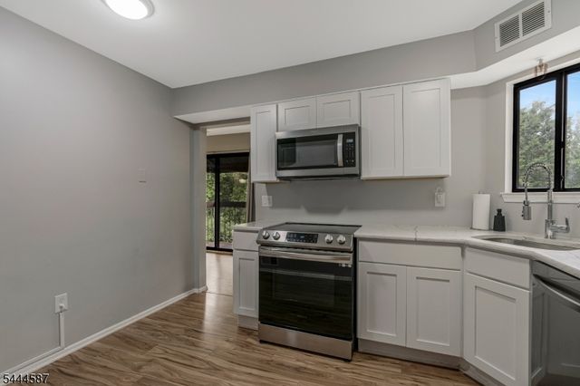 3611 Royce Ct, Hillsborough Twp., NJ 08844