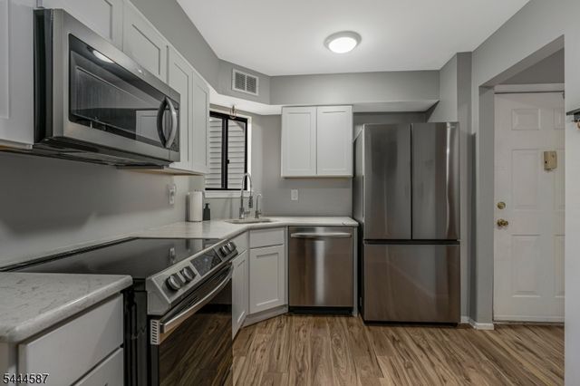 3611 Royce Ct, Hillsborough Twp., NJ 08844