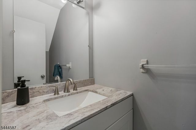 3611 Royce Ct, Hillsborough Twp., NJ 08844
