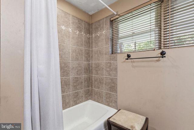 131 FERN RD, Southampton, PA 18966