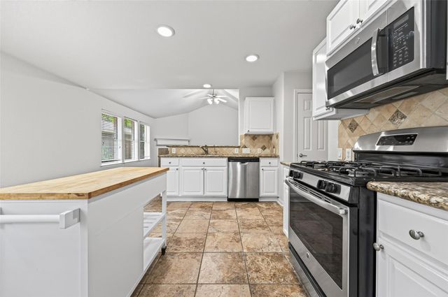 3 Steep Trail Place, Conroe, TX 77385