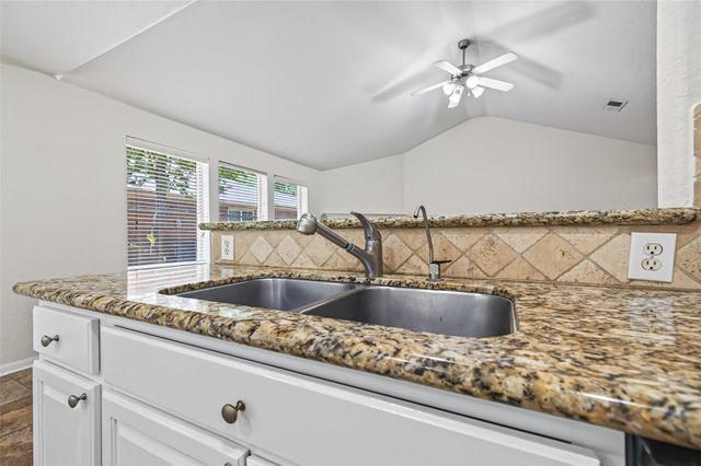 3 Steep Trail Place, Conroe, TX 77385
