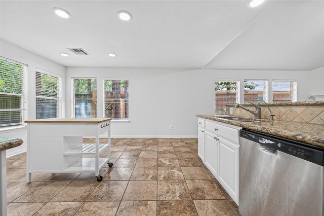3 Steep Trail Place, Conroe, TX 77385
