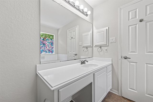 3 Steep Trail Place, Conroe, TX 77385