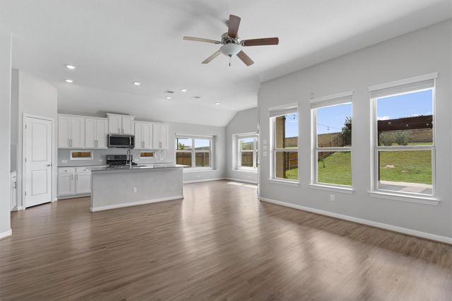 708 Hereford LOOP, Hutto, TX 78634