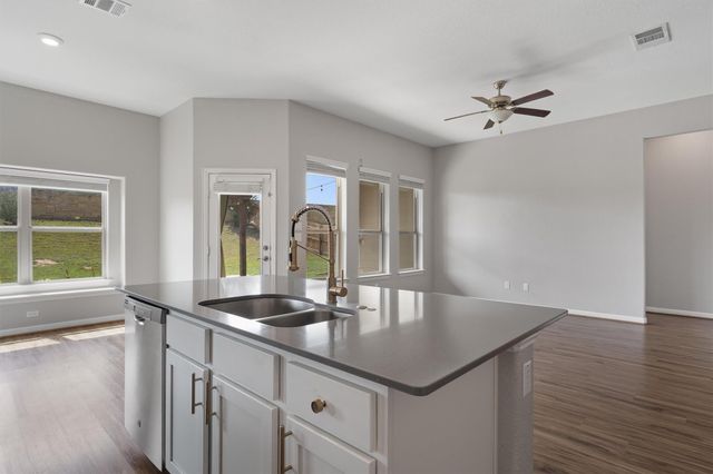 708 Hereford LOOP, Hutto, TX 78634