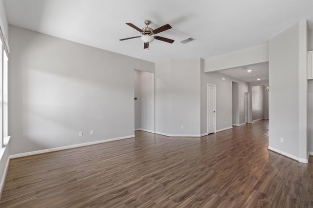 708 Hereford LOOP, Hutto, TX 78634