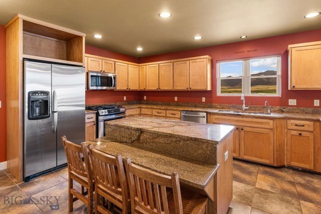 55 Mountain View, Sheridan, MT 59749