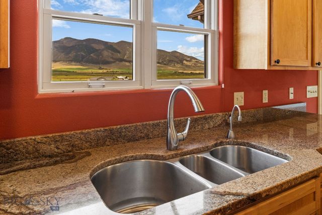 55 Mountain View, Sheridan, MT 59749