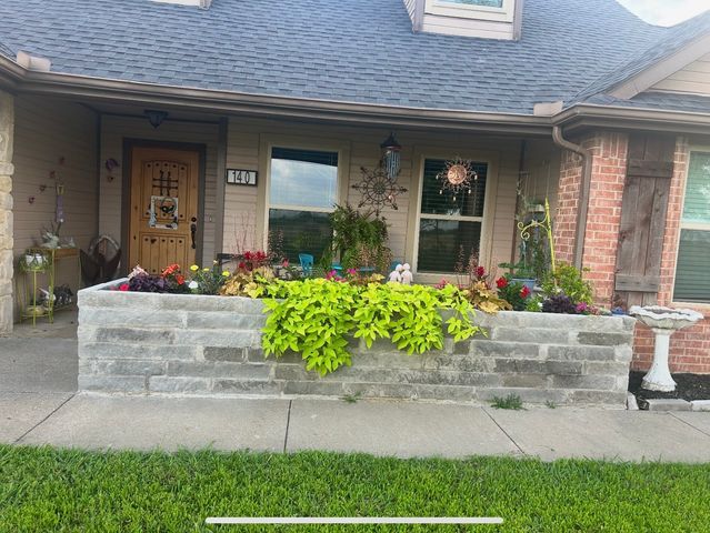 140 Hollis Road, Waxahachie, TX 75167