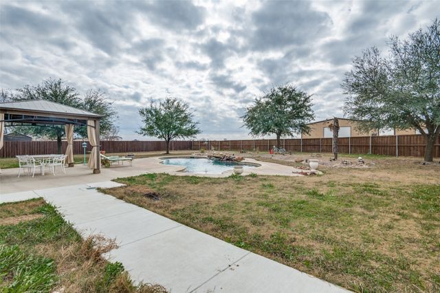 140 Hollis Road, Waxahachie, TX 75167