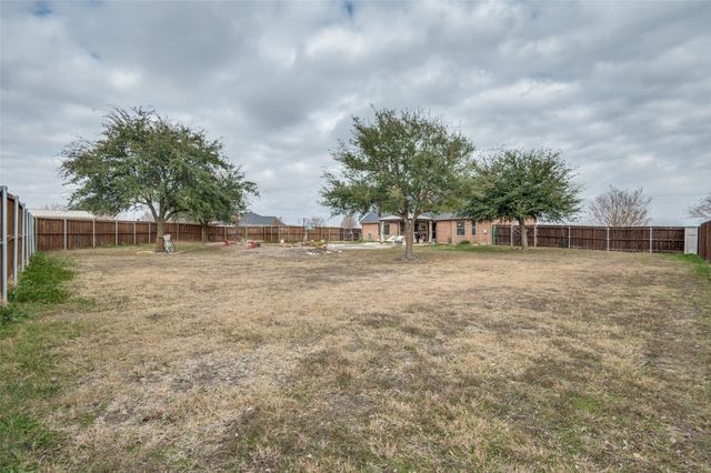140 Hollis Road, Waxahachie, TX 75167