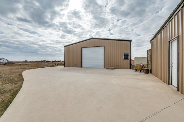 140 Hollis Road, Waxahachie, TX 75167