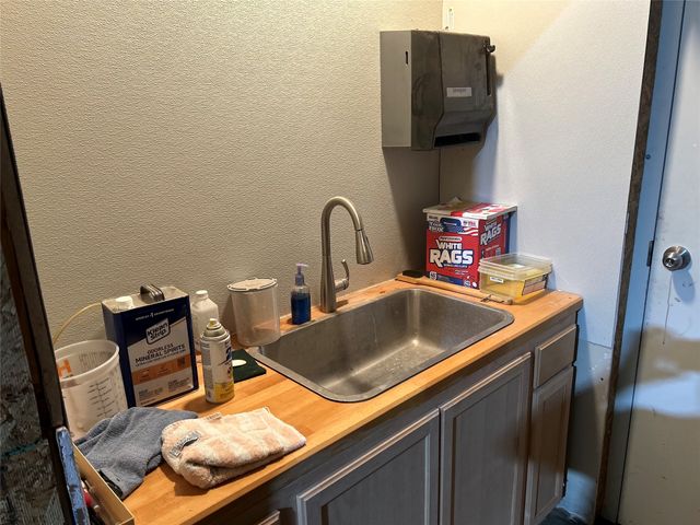 140 Hollis Road, Waxahachie, TX 75167