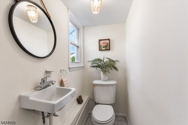 15 Beechwood Dr, Roxbury Twp., NJ 07876