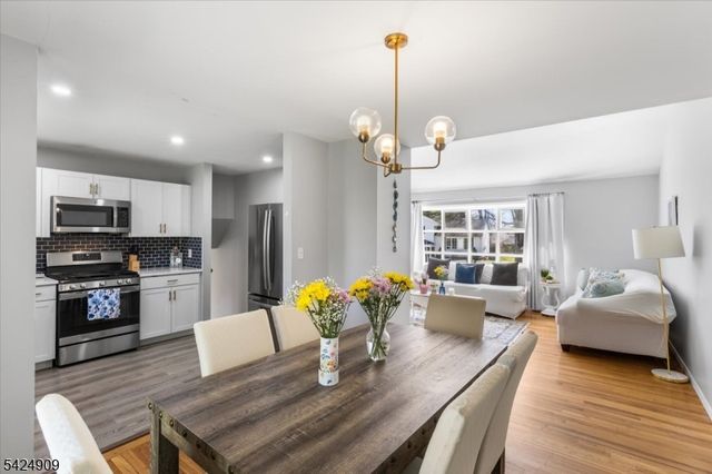 15 Beechwood Dr, Roxbury Twp., NJ 07876