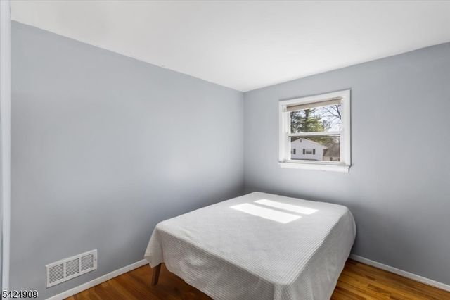 15 Beechwood Dr, Roxbury Twp., NJ 07876