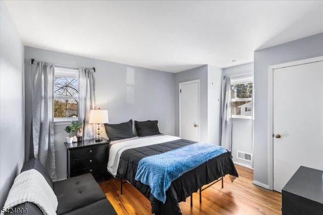 15 Beechwood Dr, Roxbury Twp., NJ 07876