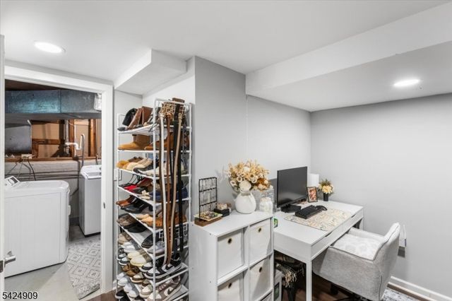 15 Beechwood Dr, Roxbury Twp., NJ 07876