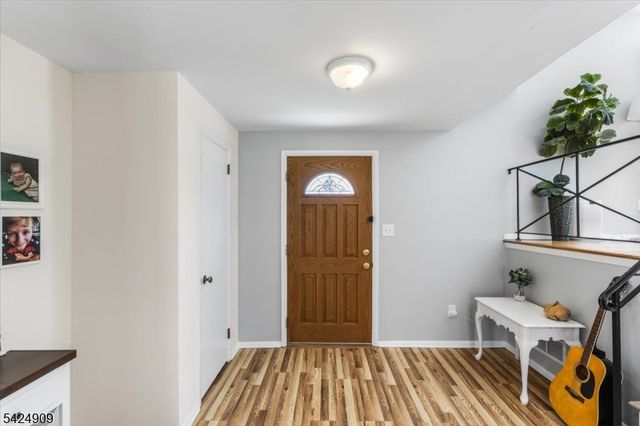 15 Beechwood Dr, Roxbury Twp., NJ 07876