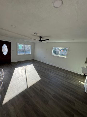 7909 Goode Street A, Houston, TX 77012