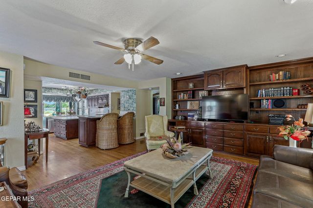 4298 BOY SCOUT Lane, El Paso, TX 79922
