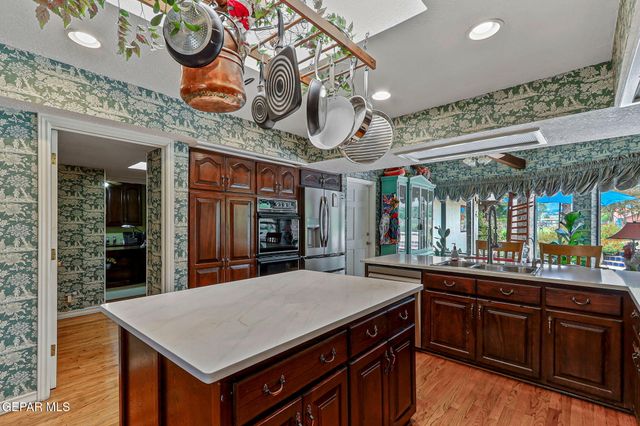 4298 BOY SCOUT Lane, El Paso, TX 79922