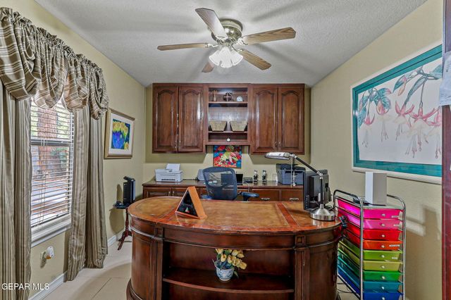 4298 BOY SCOUT Lane, El Paso, TX 79922