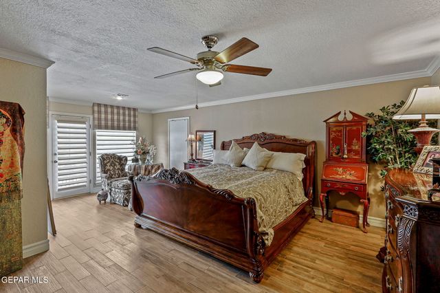 4298 BOY SCOUT Lane, El Paso, TX 79922
