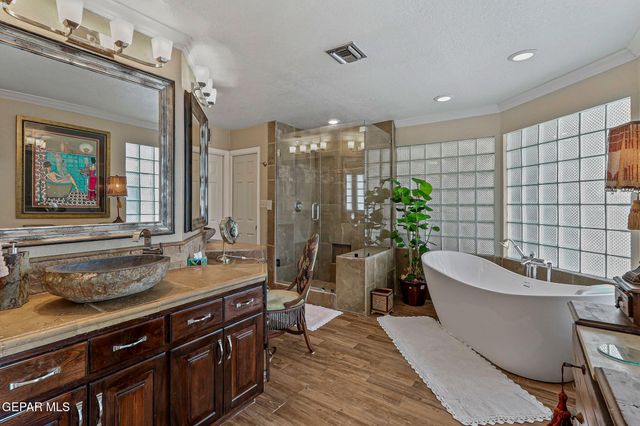 4298 BOY SCOUT Lane, El Paso, TX 79922