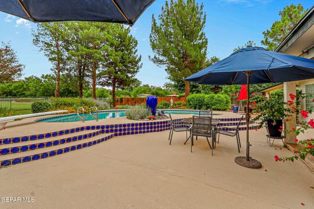 4298 BOY SCOUT Lane, El Paso, TX 79922