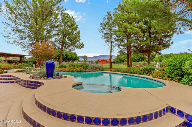 4298 BOY SCOUT Lane, El Paso, TX 79922