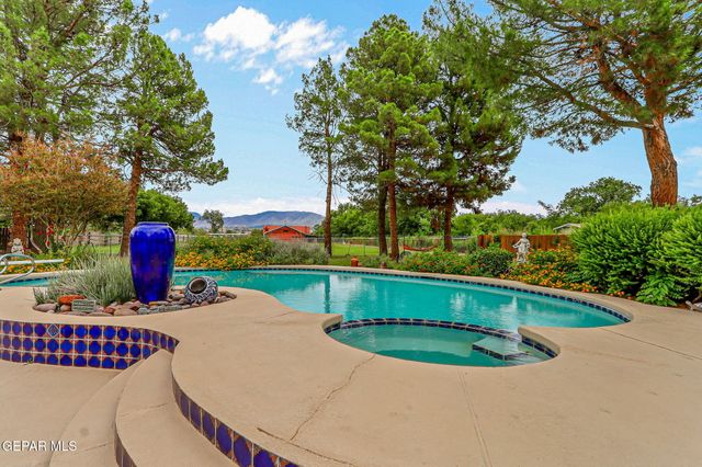 4298 BOY SCOUT Lane, El Paso, TX 79922
