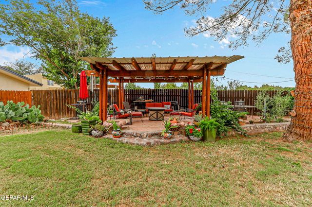 4298 BOY SCOUT Lane, El Paso, TX 79922