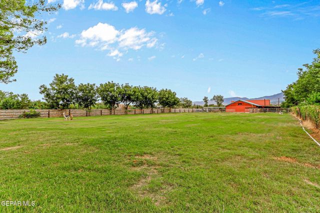 4298 BOY SCOUT Lane, El Paso, TX 79922