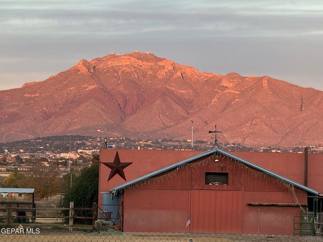 4298 BOY SCOUT Lane, El Paso, TX 79922