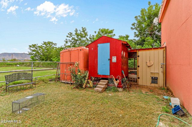 4298 BOY SCOUT Lane, El Paso, TX 79922