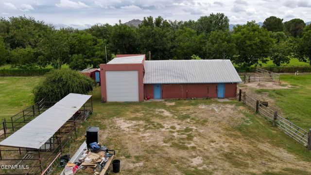 4298 BOY SCOUT Lane, El Paso, TX 79922
