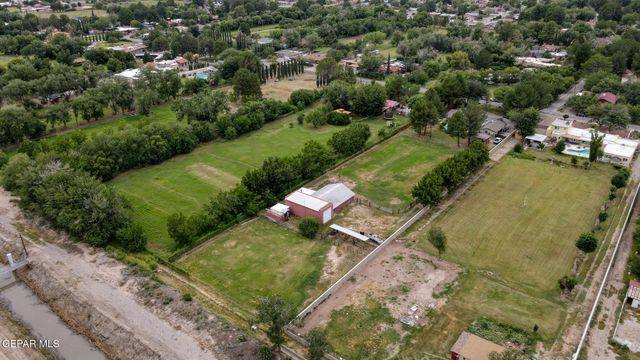 4298 BOY SCOUT Lane, El Paso, TX 79922