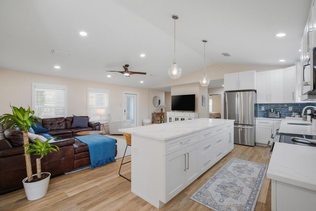 5216 SE ORANGE Street, Stuart, FL 34997