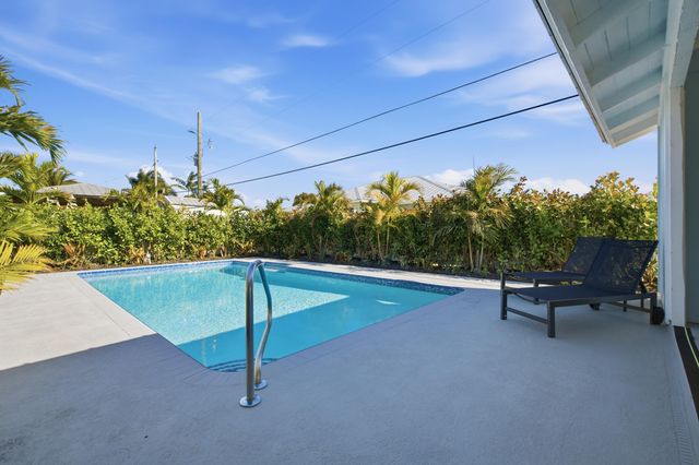 5216 SE ORANGE Street, Stuart, FL 34997