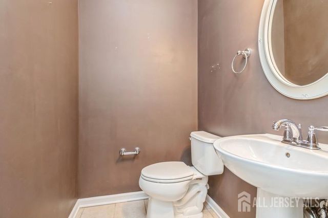 2204 leia Lane, Highland Park, NJ 08904