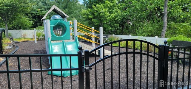 2204 leia Lane, Highland Park, NJ 08904